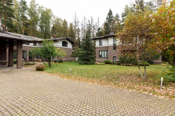 Резиденция 1123 кв.         м.          на участке 60 соток КП "Новое Аристово"